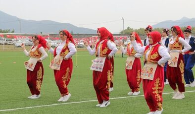 19 Mayıs Atatürk'ü Anma Gençlik ve Spor Bayramı sebebiyle İznik İlçe Stadyumunda kutlama töreni gerçekleştirildi